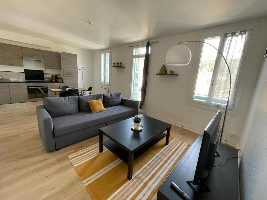 Appartement Avec Terrasse, Parking Gratuit Périgueux Exterior foto